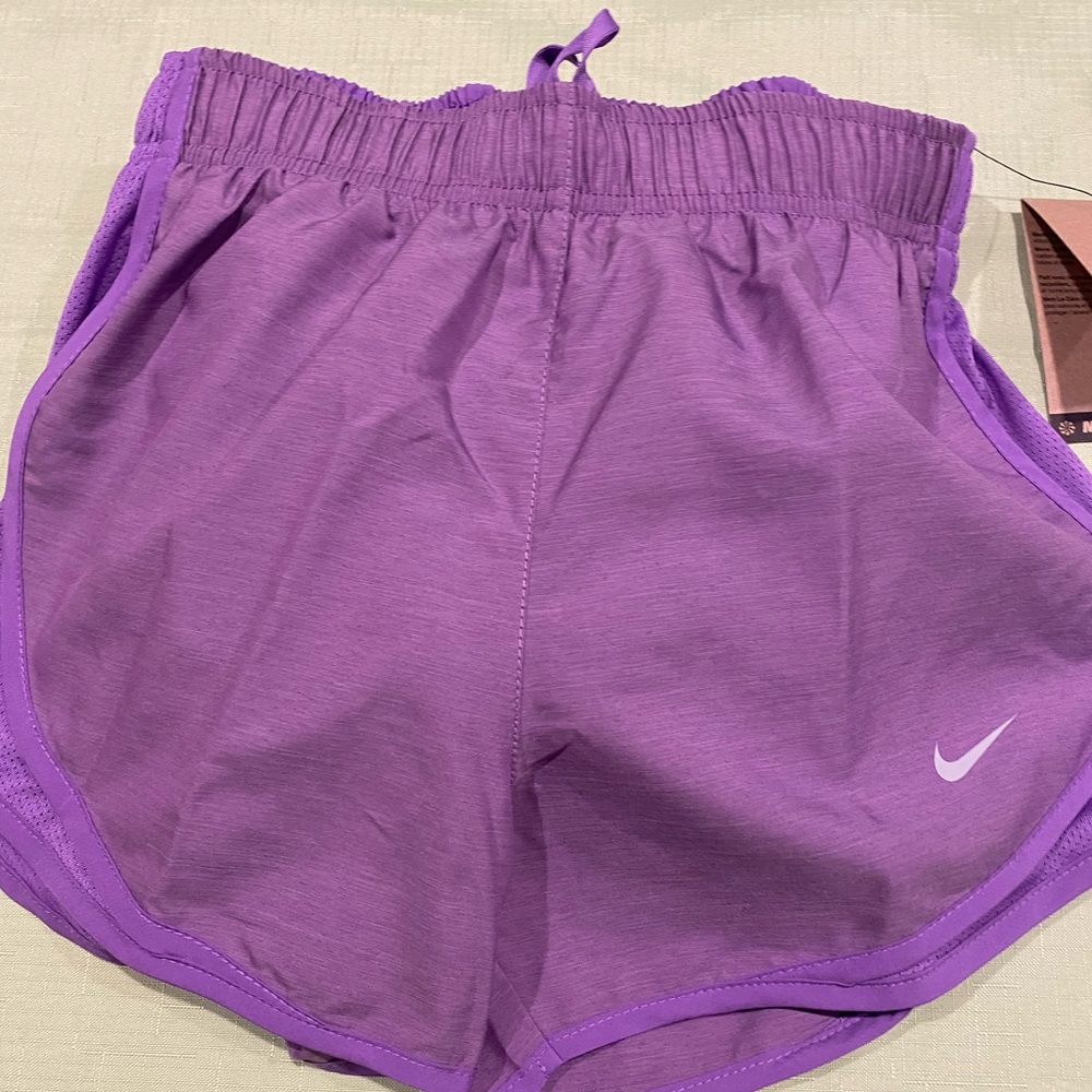 NIKE Shorts Purple XS pull tie elastic waist 
Dry fit